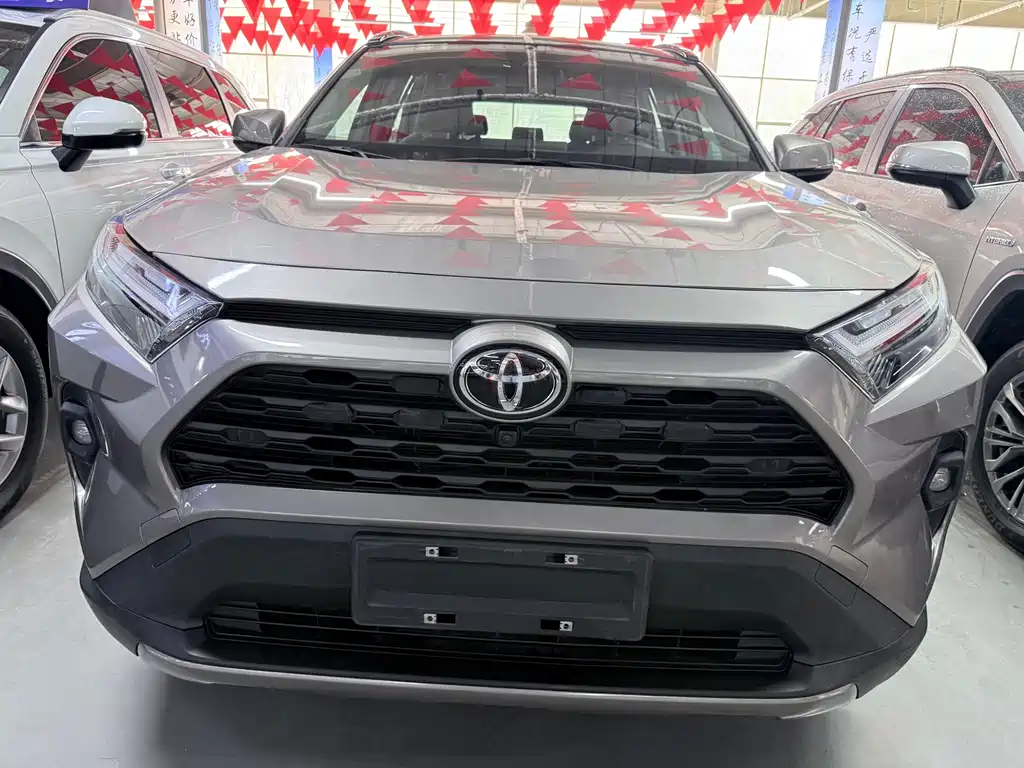 Toyota RAV4 2024 2.0L CVT Plus