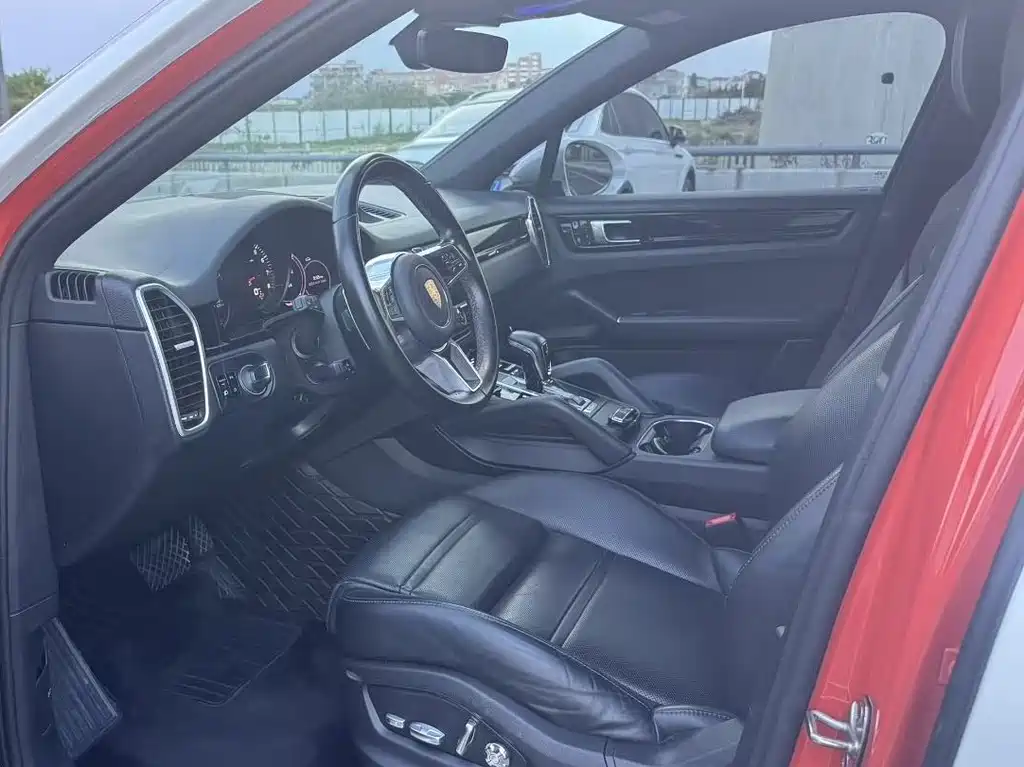 PORSCHE CAYENNE