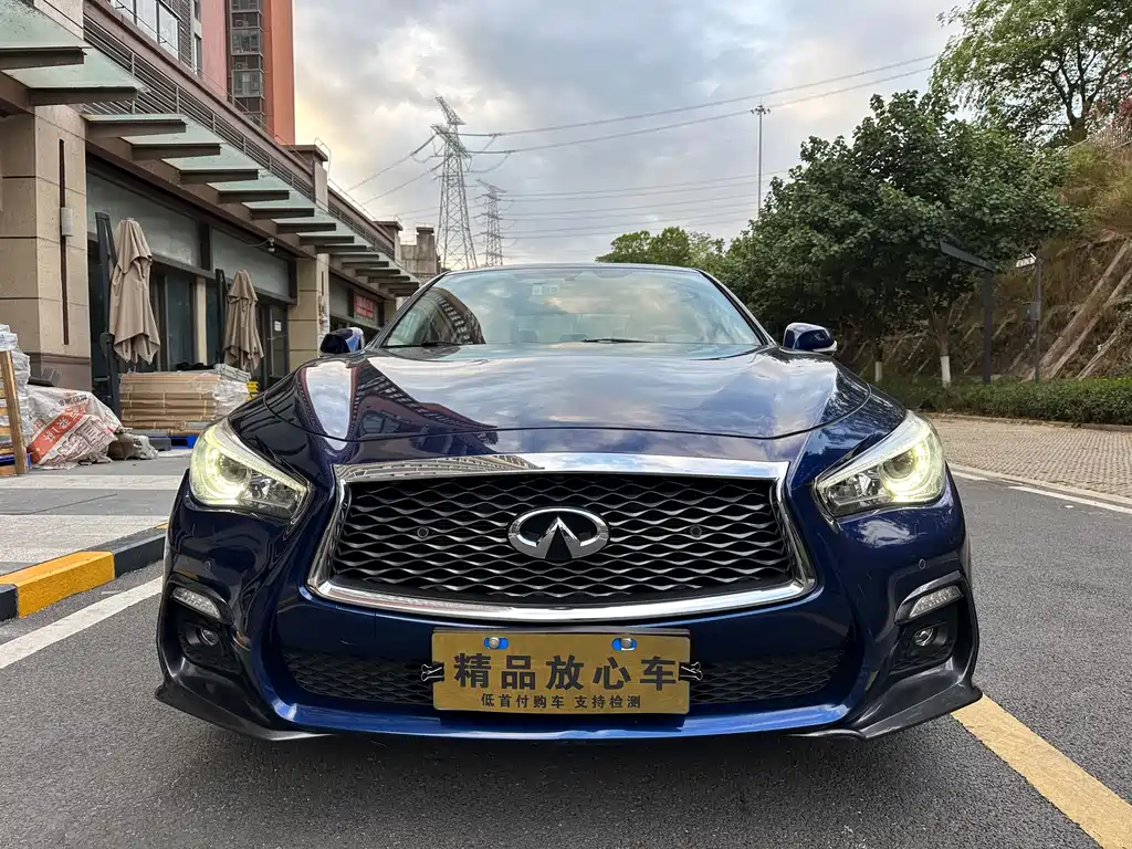 INFINITI Q50L