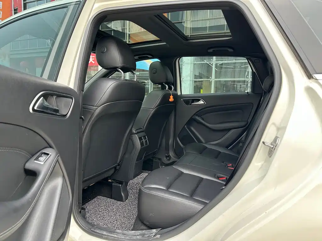 Mercedes-Benz B-Class — миниатюра 21