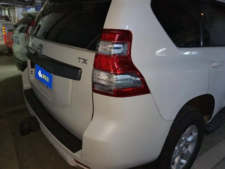 Toyota Land Cruiser Prado 2016 2.7L AT Standard