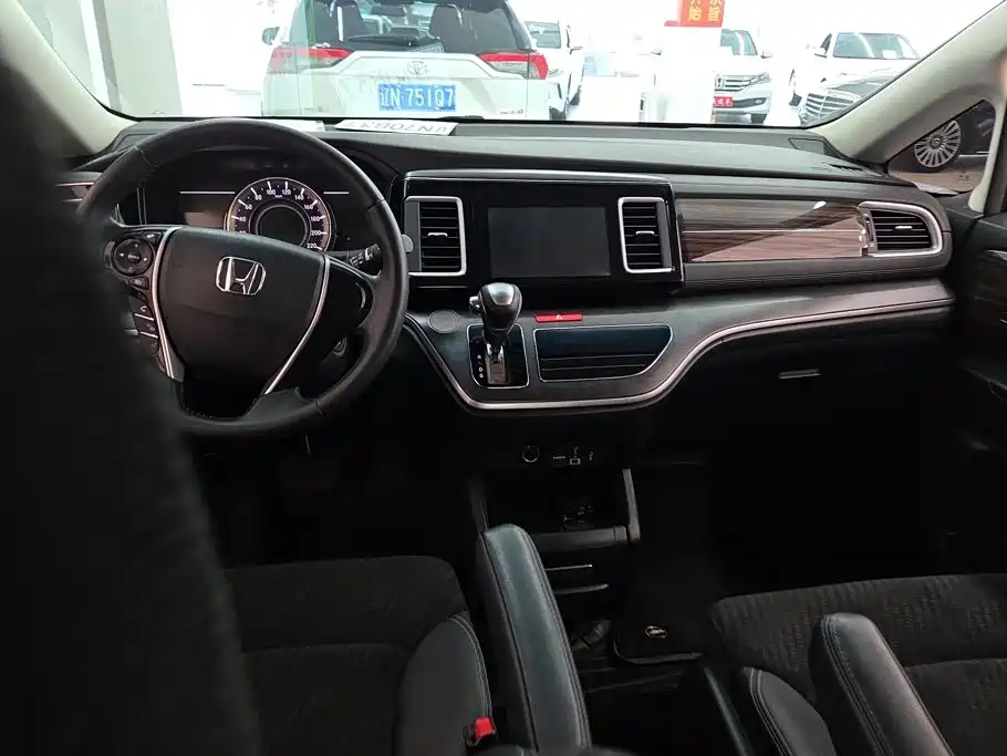 Honda Elysion — миниатюра 12