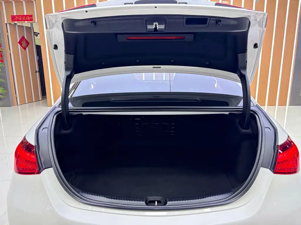Mercedes-Benz C-Class 2022 — фото 15