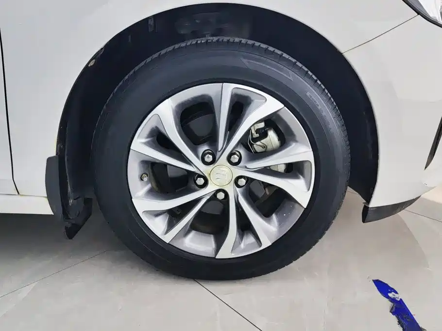Buick Verano — миниатюра 6