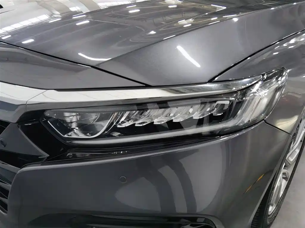 Honda Accord 2018 260TURBO Luxury VI
