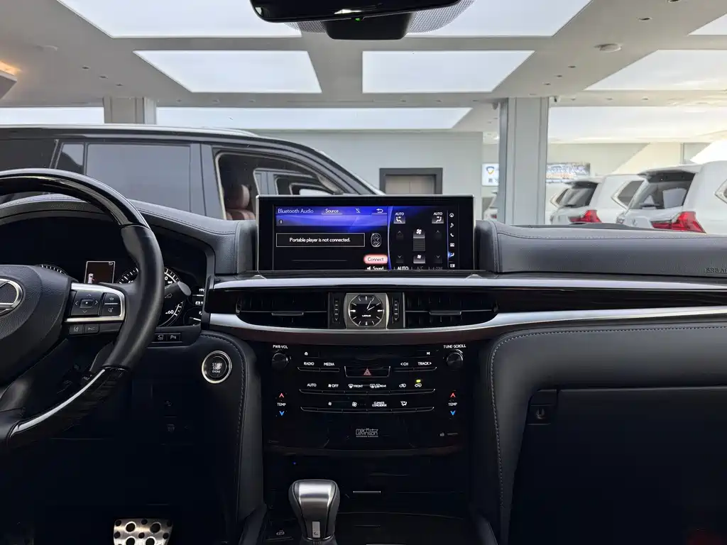 Lexus LX — миниатюра 12