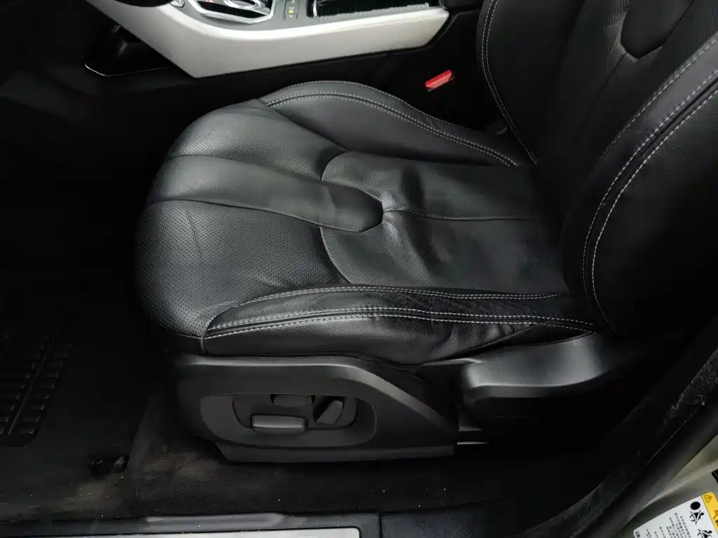 Land Rover Evoque (Import) — миниатюра 20