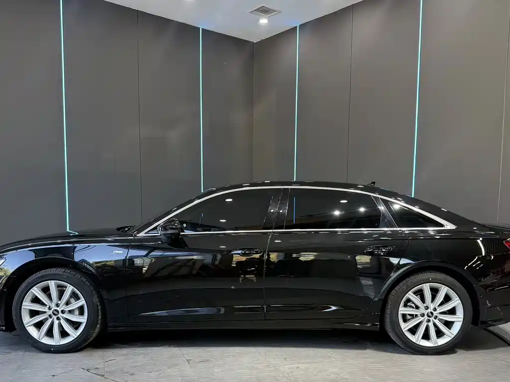 Audi A6L 2023 — фото 4