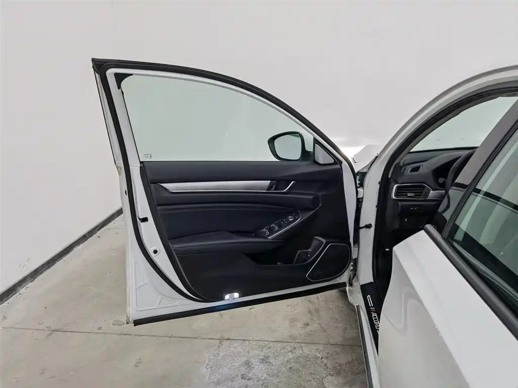 Honda Accord 2022 260TURBO Luxury
