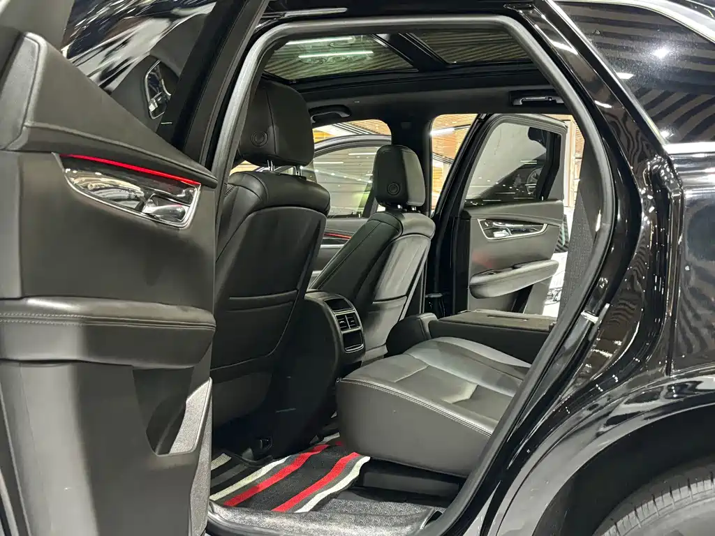 Cadillac XT5 — миниатюра 8