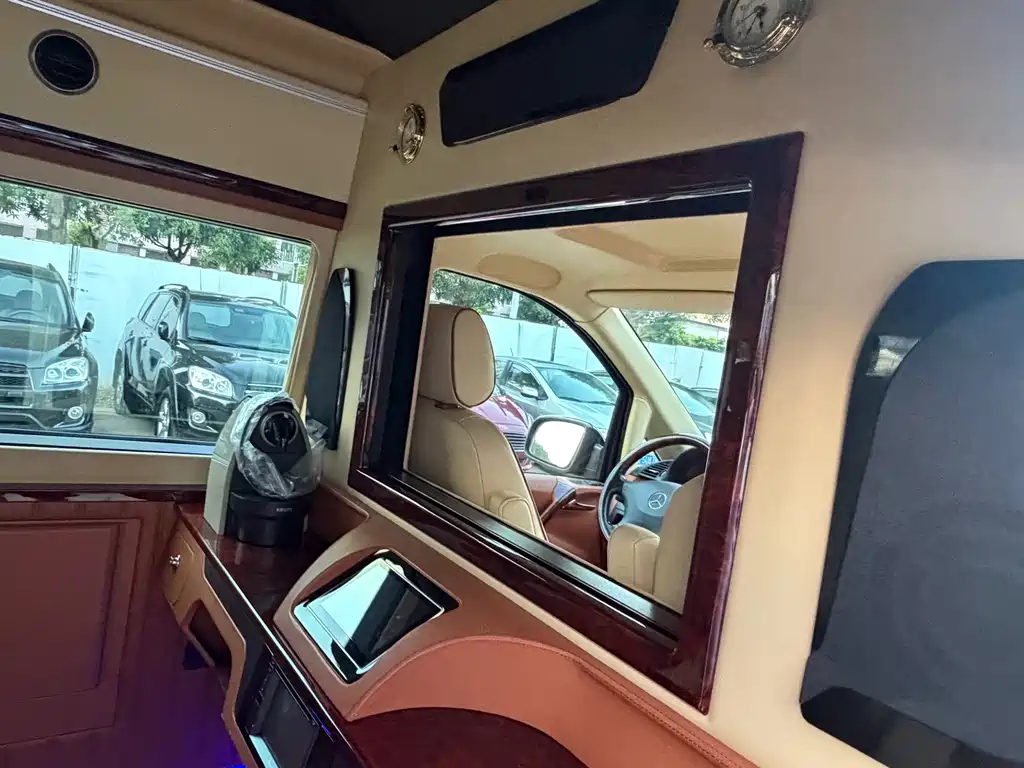Mercedes-Benz Vito — миниатюра 16