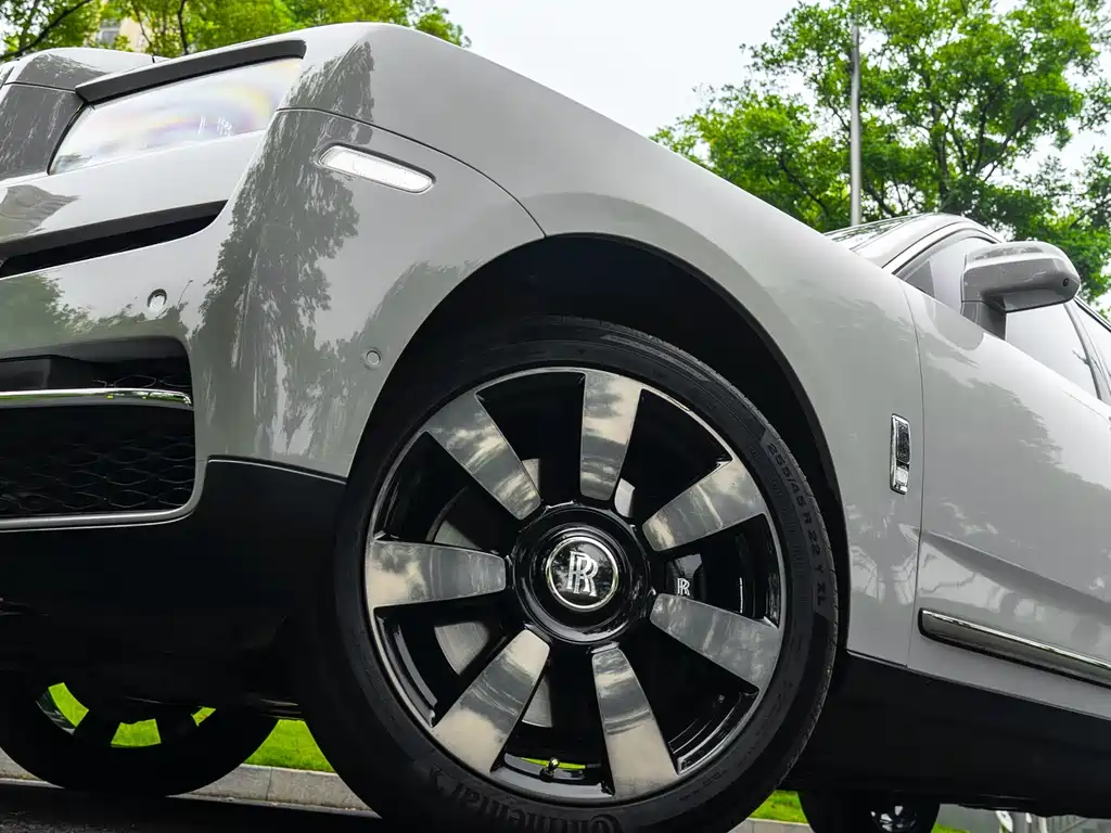 Rolls-Royce Cullinan 2018 мест