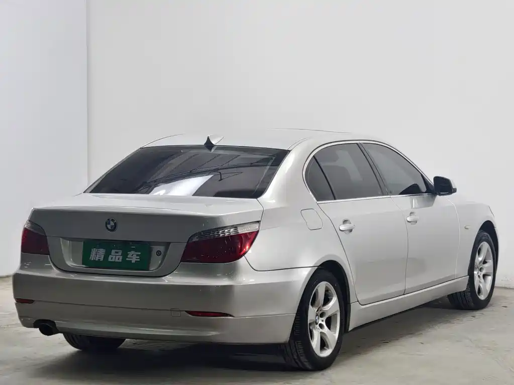 BMW 5 Series — миниатюра 4