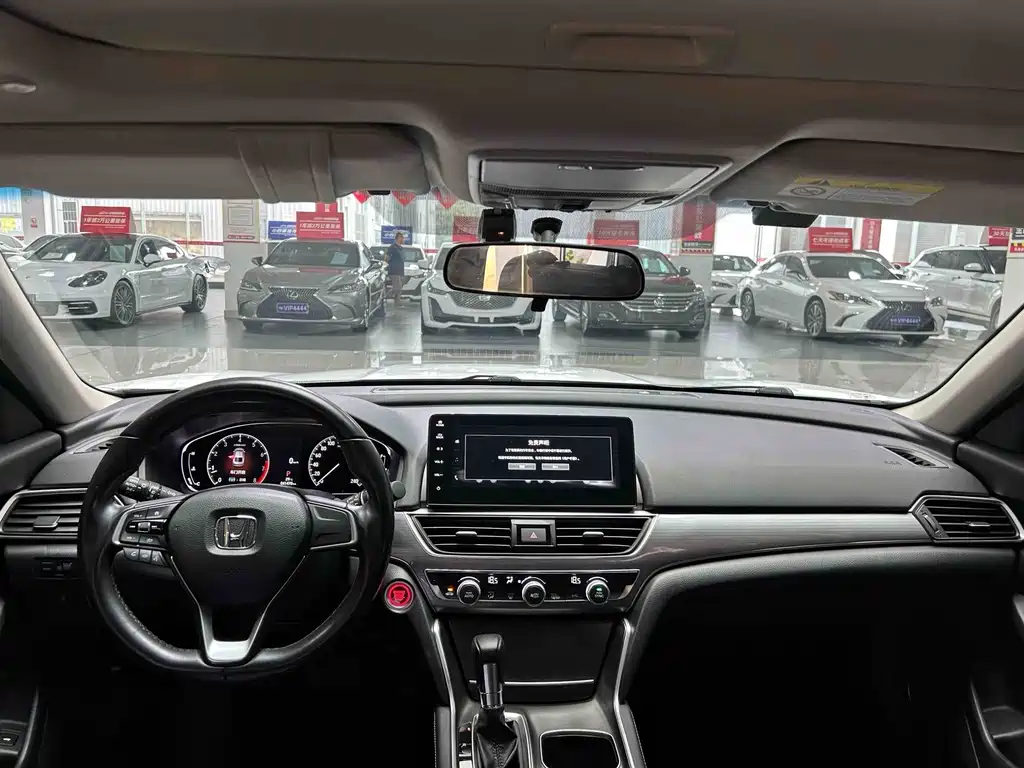Honda Accord — миниатюра 8