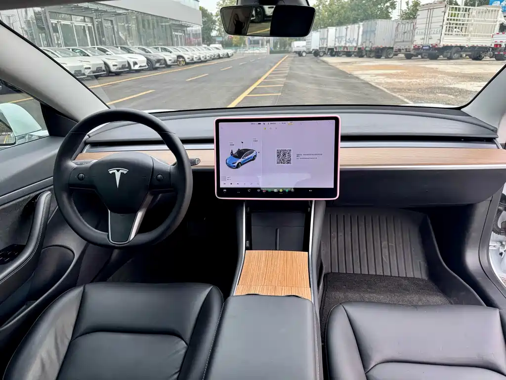 Tesla Model 3 — миниатюра 9