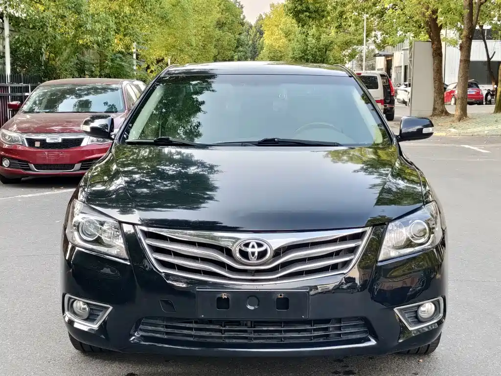 Toyota Camry — миниатюра 2