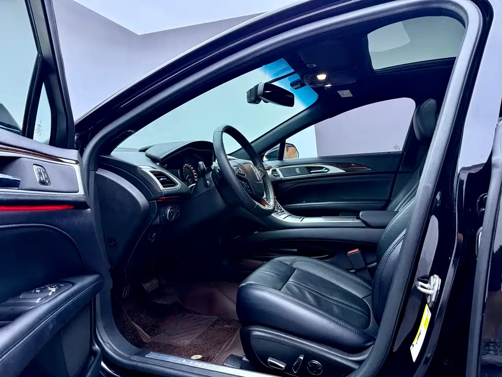 Lincoln MKZ 2019 2.0T V