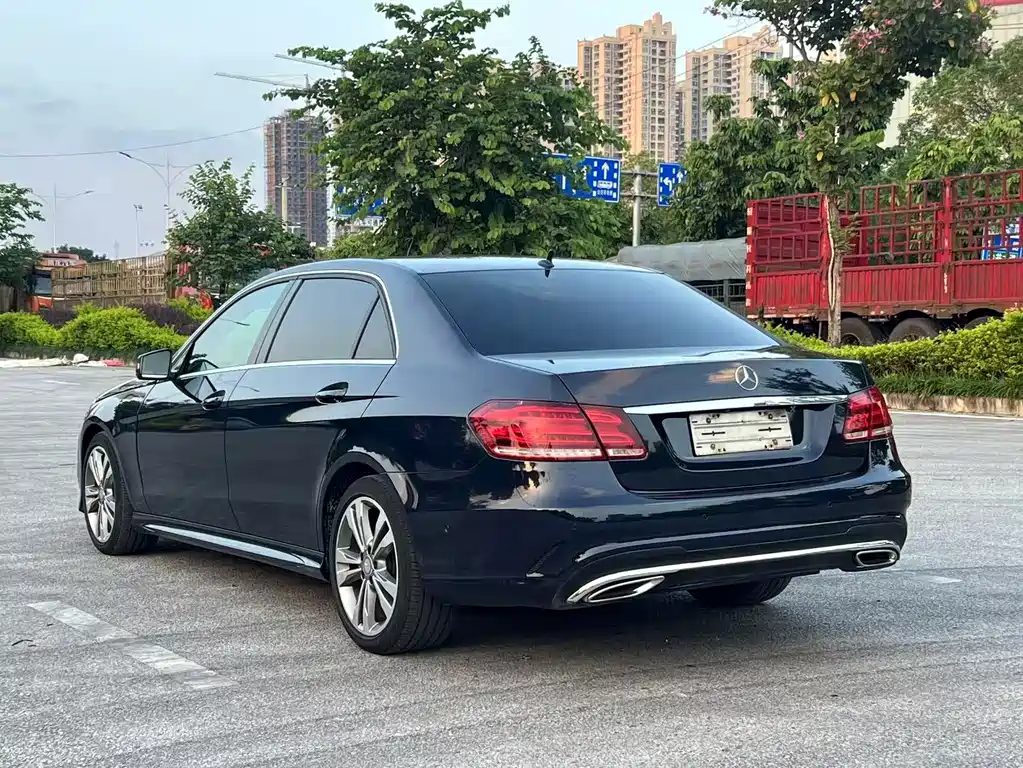 Mercedes-Benz E-Class — миниатюра 4