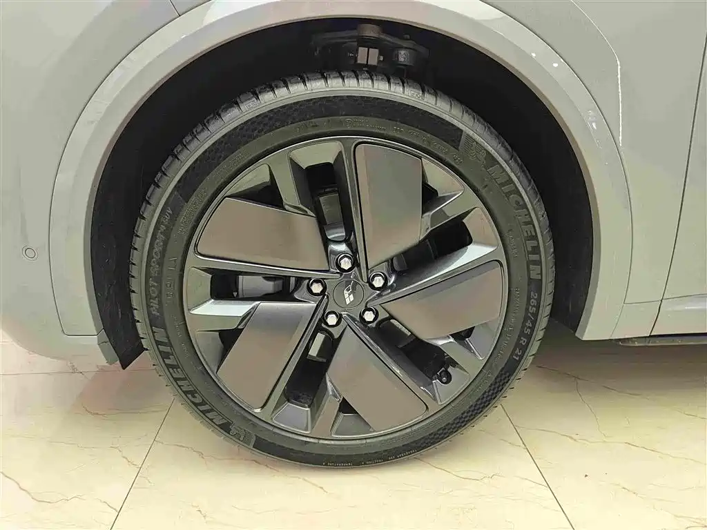 Li Auto L9 2025 Ultra