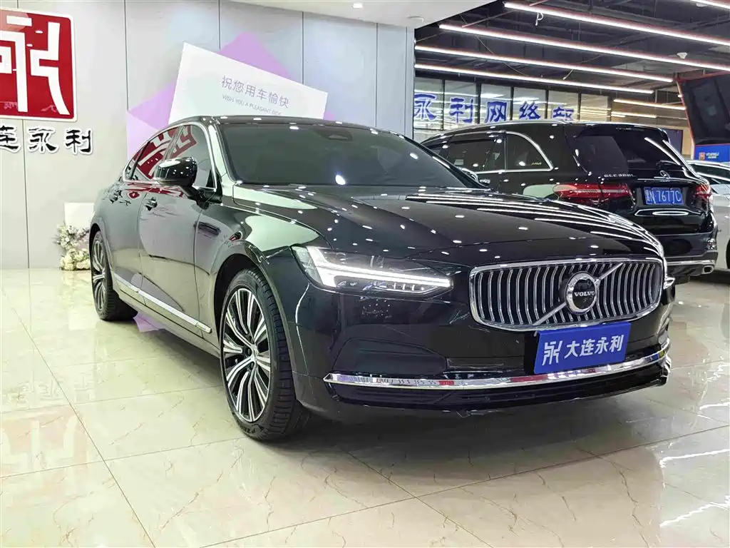 Volvo S90 2025 B5 Luxury