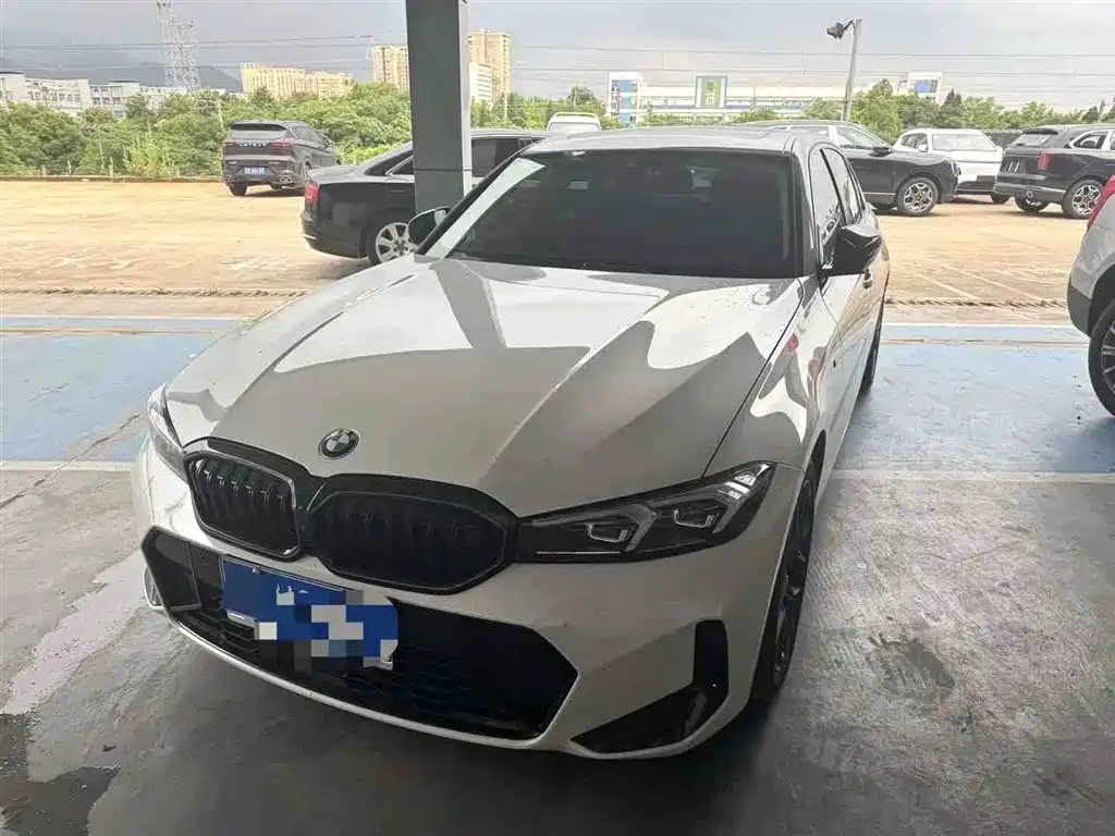 BMW 3 Series 2025 330Li M Sport Night Package