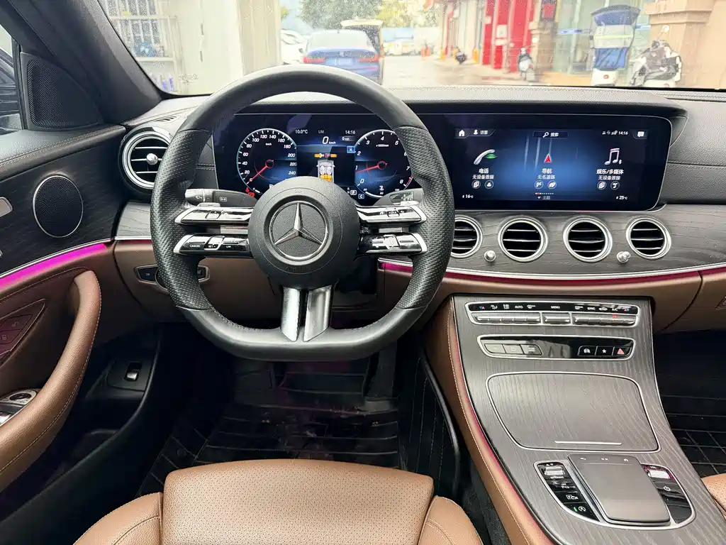MERCEDES-BENZ E CLASS