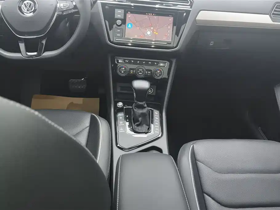 VOLKSWAGEN TIGUAN L NEW ENERGY