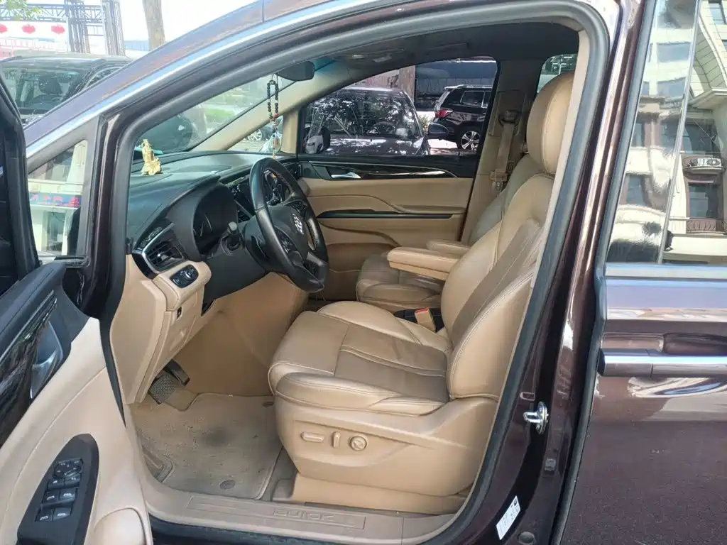 Buick GL8 — миниатюра 8