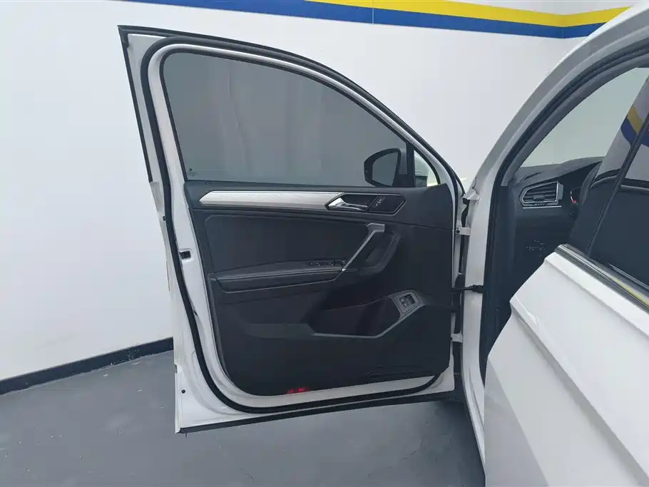 VOLKSWAGEN TIGUAN L NEW ENERGY