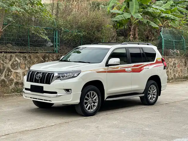 TOYOTA PRADO
