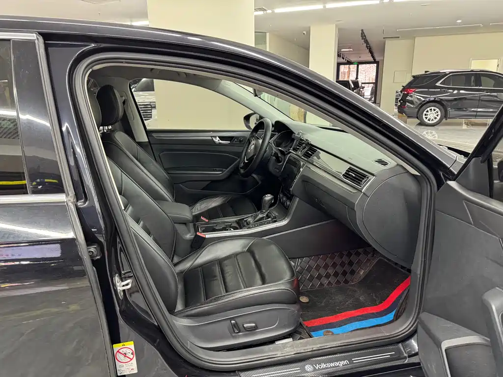 Volkswagen Passat 2017 330TSI DSG