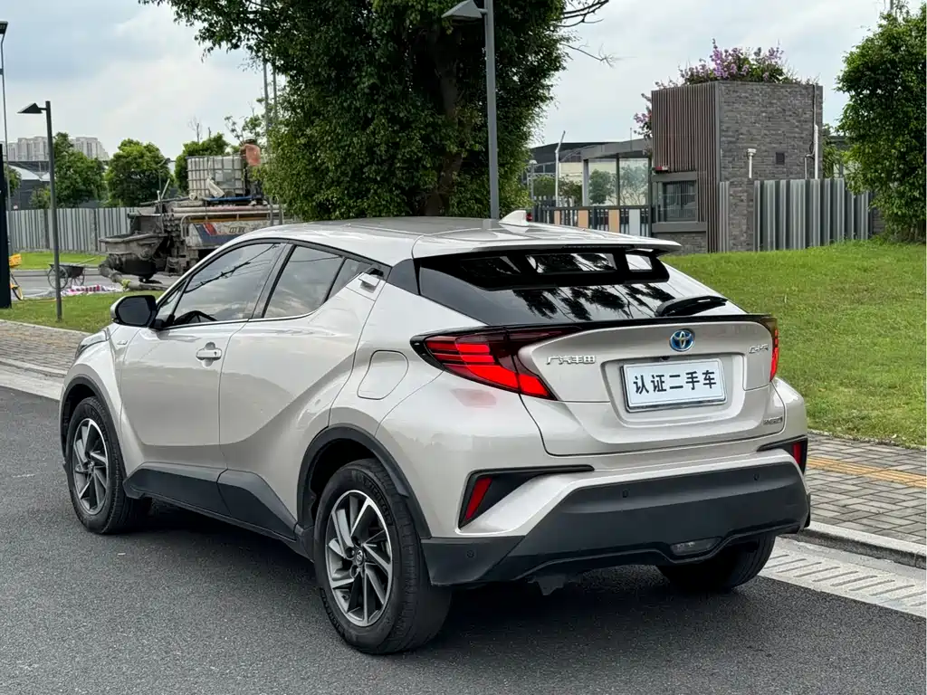 Toyota C-HR 2021 2.0L E-CVT Luxury