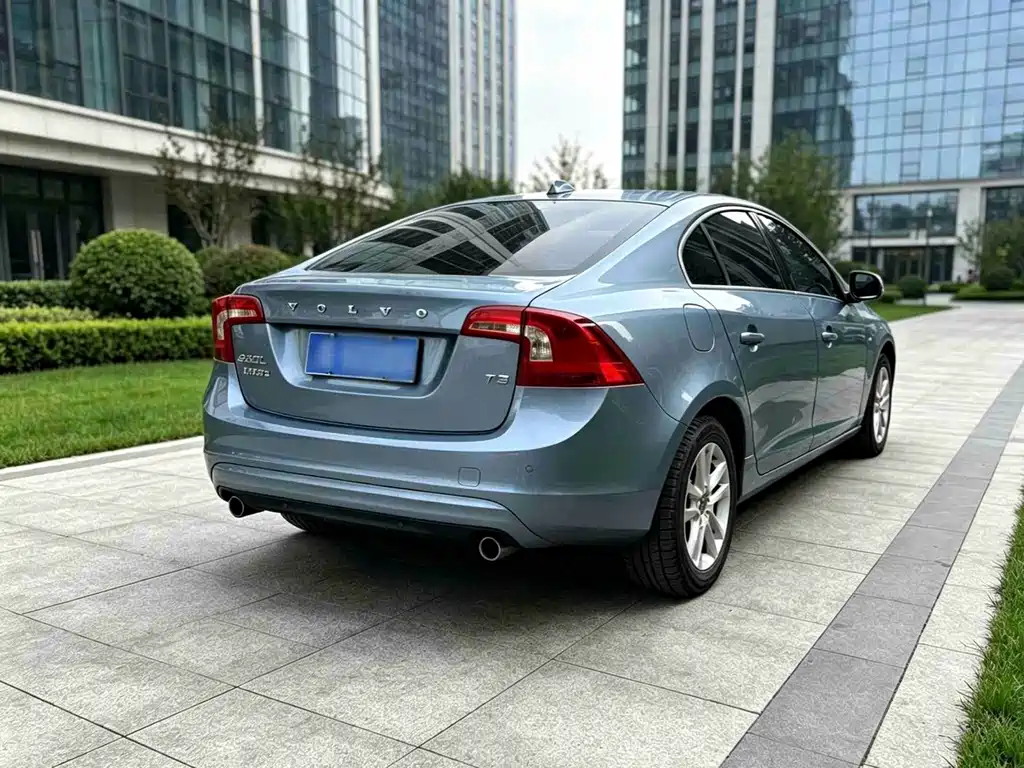 Volvo S60 — миниатюра 7