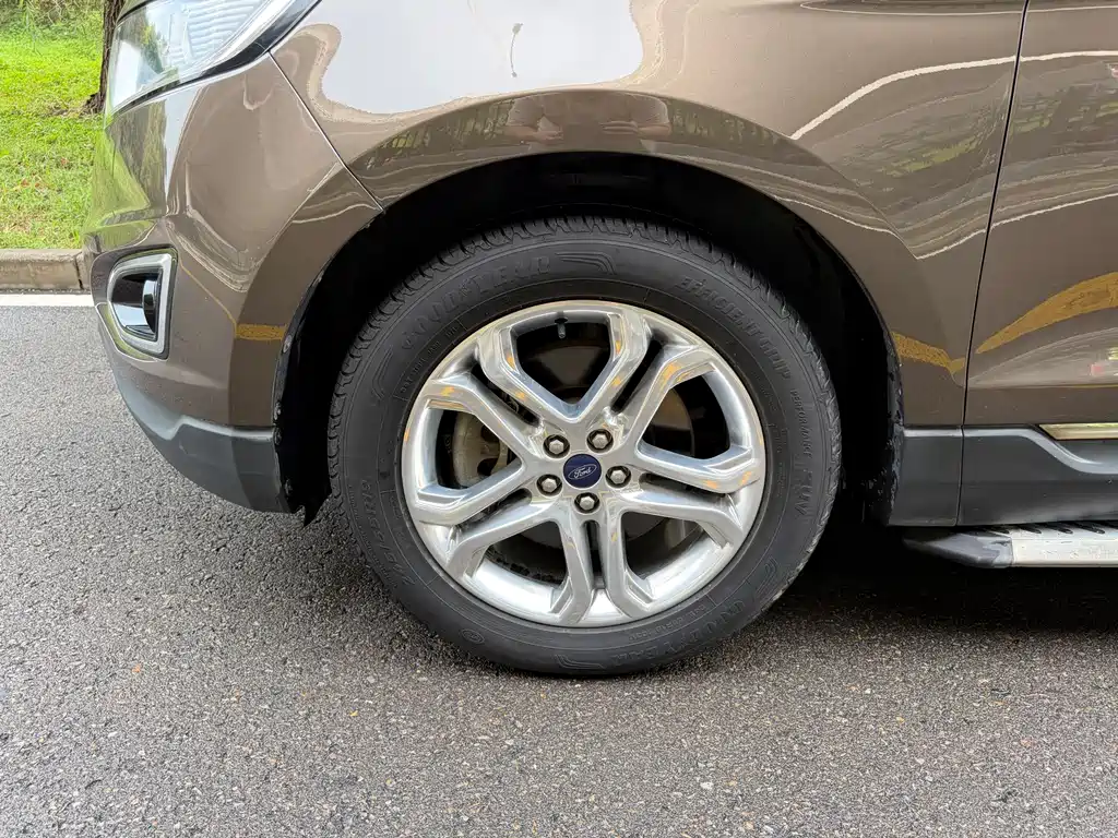 Ford Edge — миниатюра 13