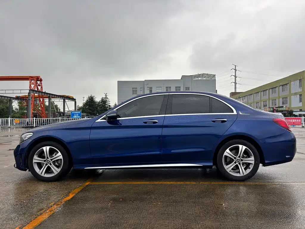 Mercedes-Benz C-Class — миниатюра 3