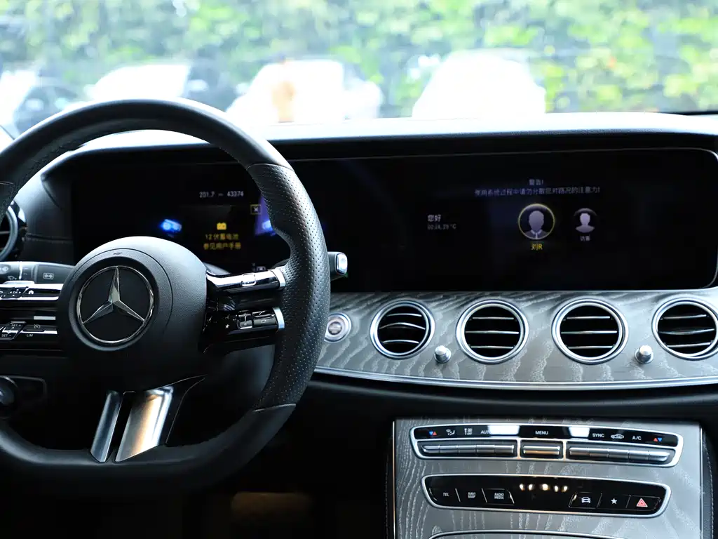 MERCEDES-BENZ E CLASS