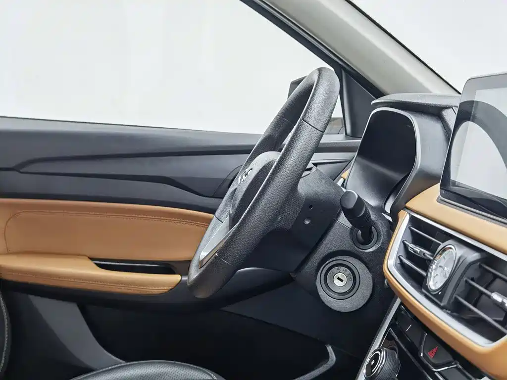 Wuling Hongguang S3 — миниатюра 22