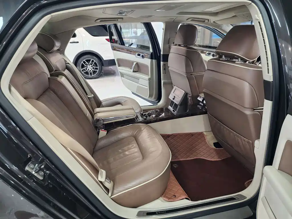 Volkswagen Phaeton — миниатюра 13