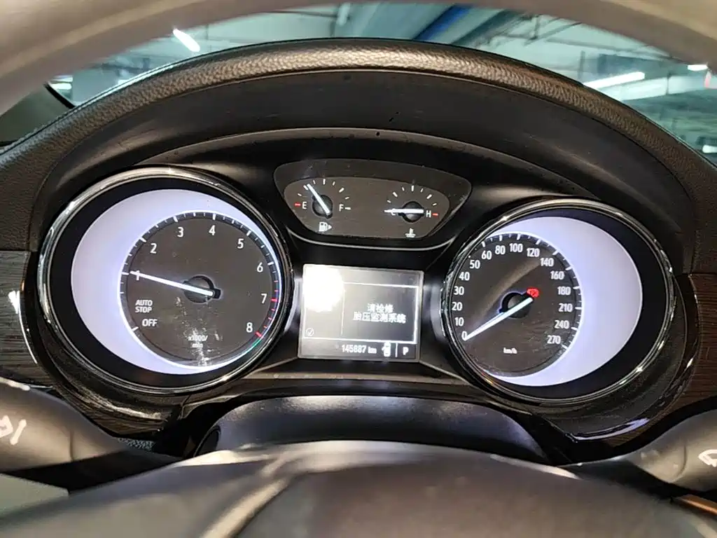 Buick Verano — миниатюра 12