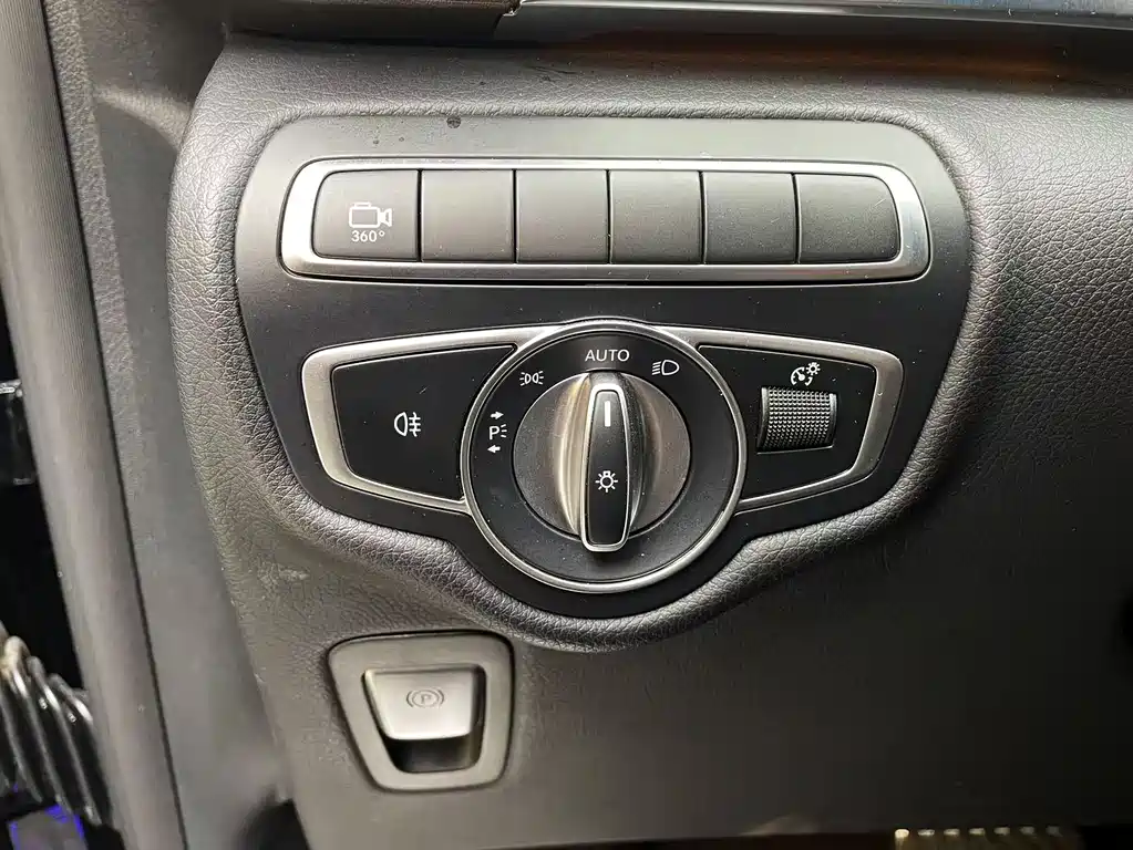 MERCEDES-BENZ V CLASS