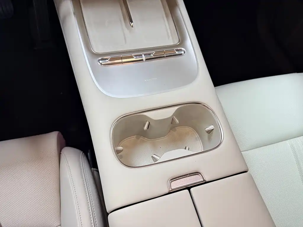 Xiaomi SU7 — миниатюра 6