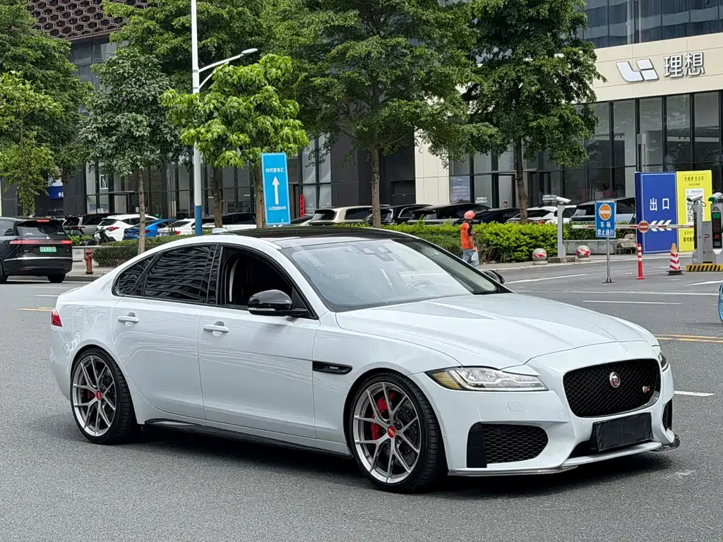 Jaguar XF 2016 XF 3.0 SC R-Sport Sport