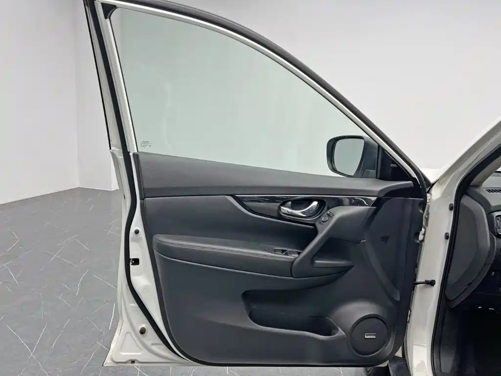 Nissan X-Trail — миниатюра 12