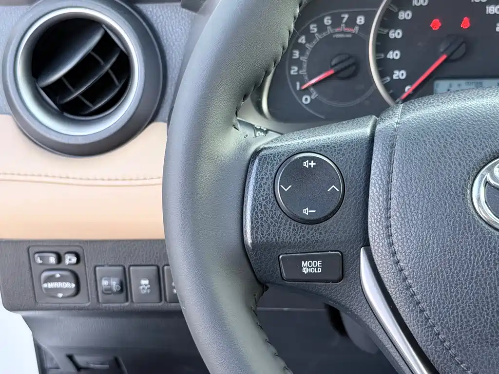 Toyota RAV4 — миниатюра 16