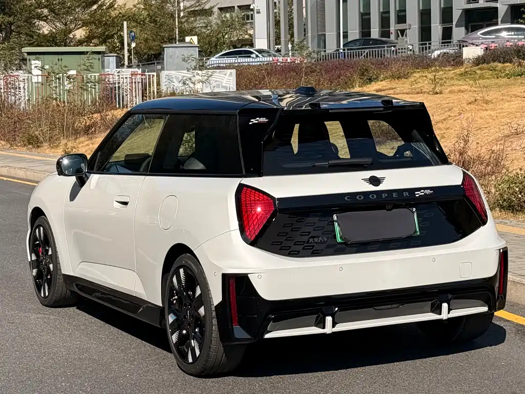 MINI ELECTRIC  JCW