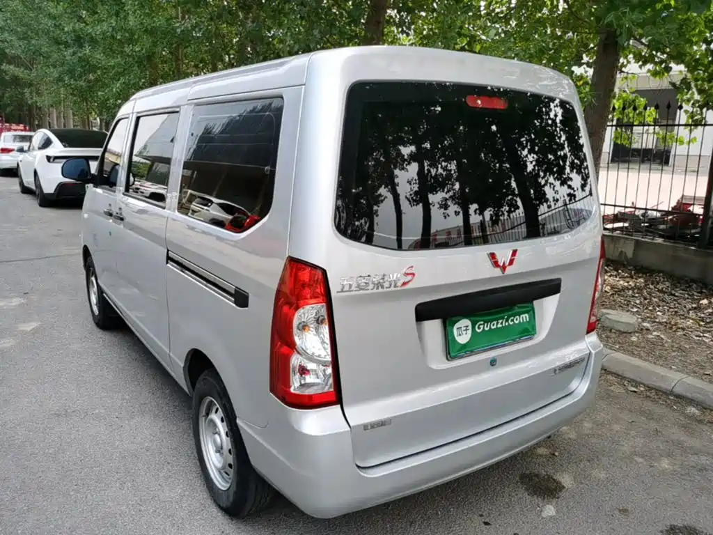 Wuling RongguangS S 2023 1.5L 5/7 мест