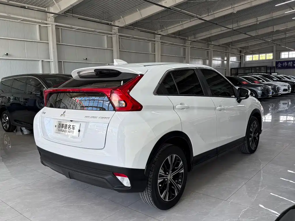 Mitsubishi Eclipse Cross — миниатюра 9