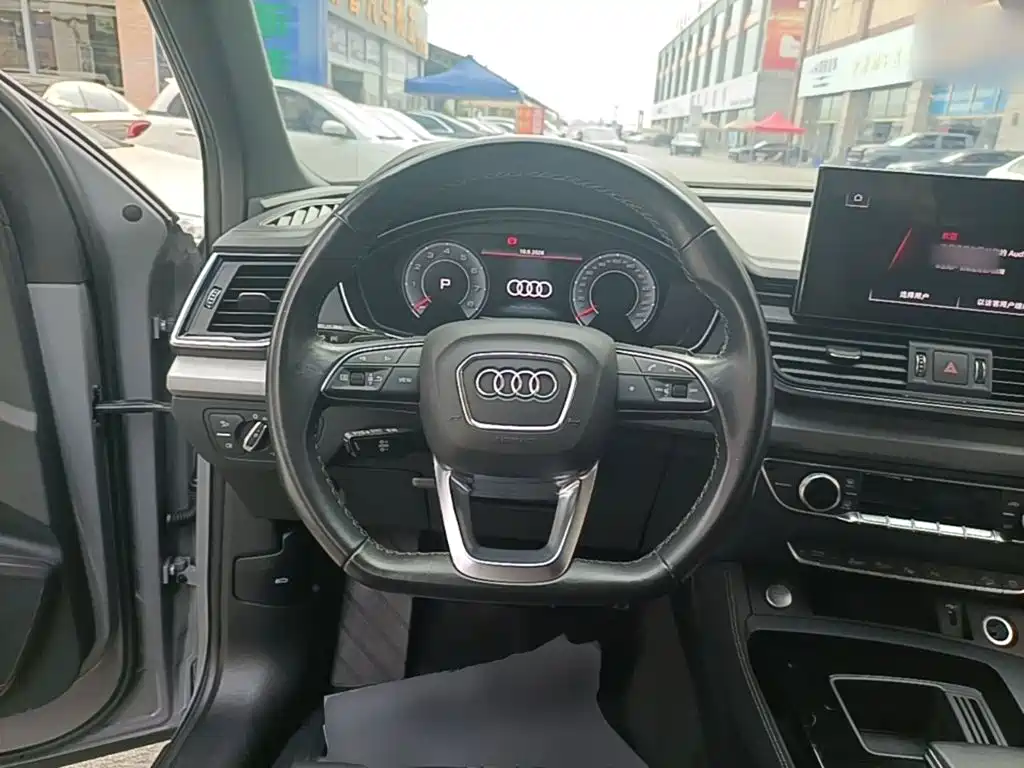 Audi Q5L Sportback — миниатюра 11