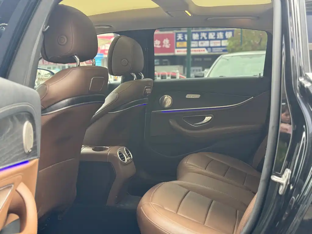 MERCEDES-BENZ E CLASS