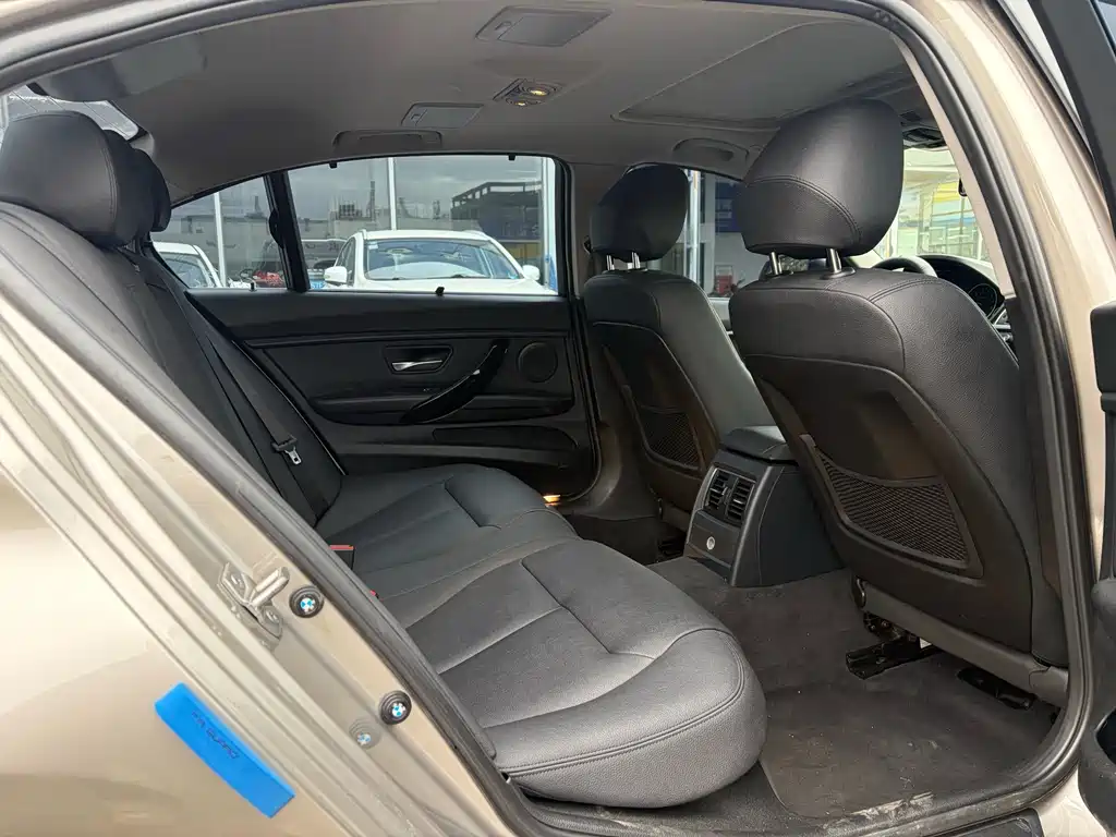 BMW 3 Series — миниатюра 3
